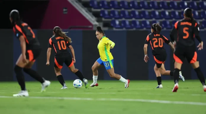 Com 10, Brasil segura a Colômbia e avança em 1º na Copa América