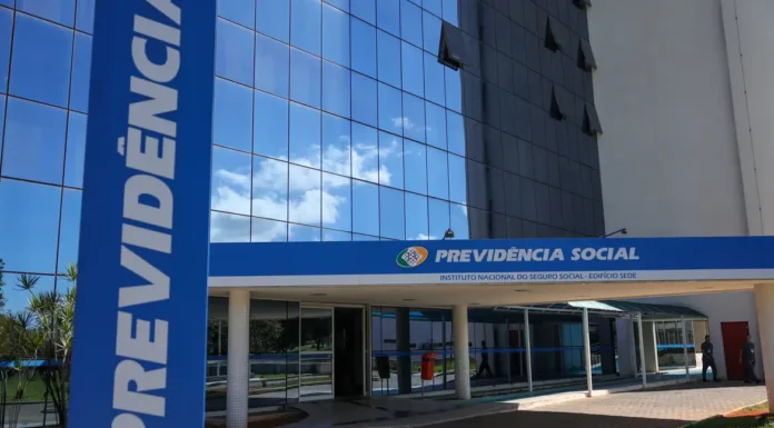 INSS afasta 4 servidores por suposta ligação com descontos ilegais