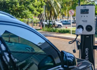 Montadoras apoiam decisão que limita importação de carros elétricos
