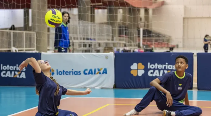 Gratuita, Escolinha Paralímpica leva esporte a jovens com deficiência