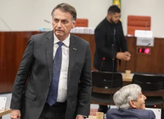 Defesa de Bolsonaro recorre contra prisão domiciliar