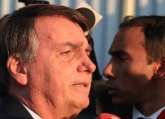 Moraes autoriza Bolsonaro a receber visita de médicos particulares