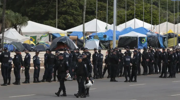 PGR denuncia casal que arrecadou R$ 1 milhão para acampamento golpista