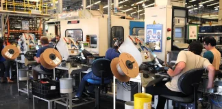IBGE: indústria recua em sete dos 15 locais pesquisados em fevereiro