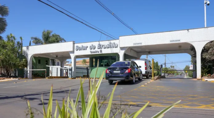 Moraes autoriza Bolsonaro a deixar prisão domiciliar para fazer exames