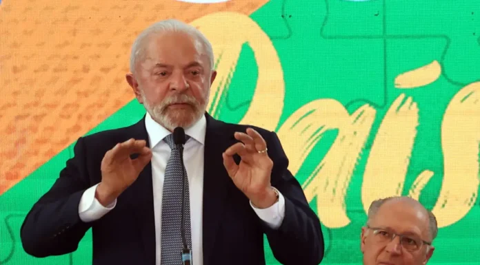 Lula envia na quarta ao Congresso projeto que regula redes sociais