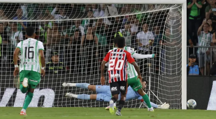 Rafael defende pênalti e São Paulo garante empate na Libertadores