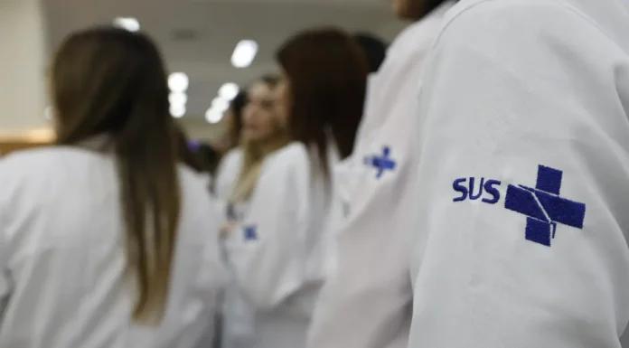 Mais Médicos promoveu melhoria da saúde da população, diz secretário