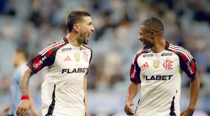 Fla vence com brilho de Arrascaeta para assumir ponta do Brasileiro
