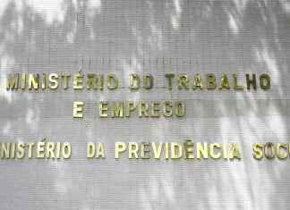 Médicos peritos do INSS voltam ao trabalho nesta segunda-feira