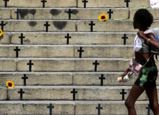 Casos de feminicídio por arma de fogo aumentam em 2025 no país