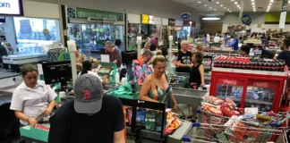 Preços dos alimentos caem pelo 4º mês consecutivo, diz IBGE