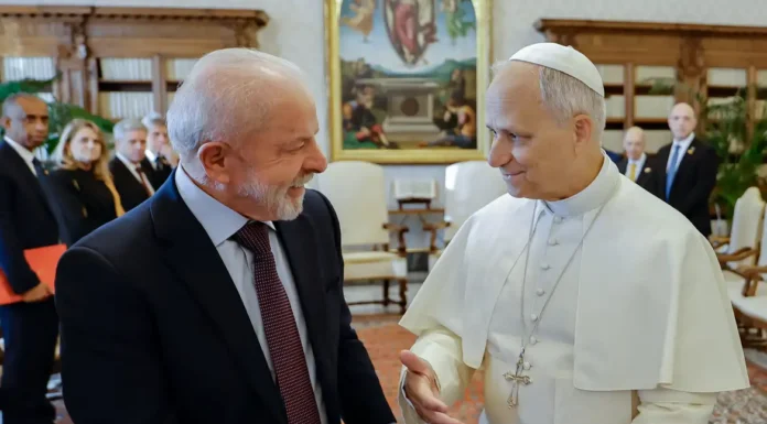 Lula se reúne com papa Leão XIV, pela primeira vez, no Vaticano