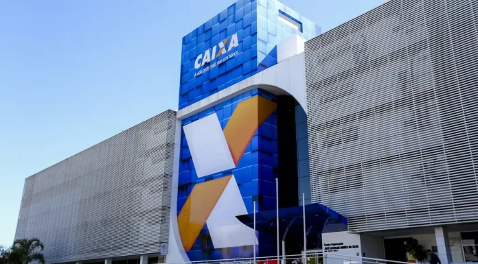 Caixa libera abono salarial para nascidos em março e abril