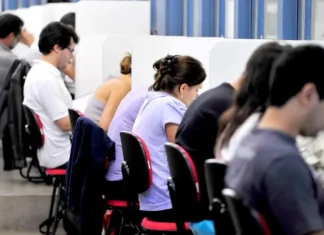 Governo anuncia edital para investir R$ 108 mi em cursinhos populares