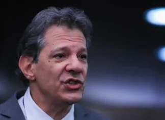 Governo avalia projeto adicional para manter arrecadação do IR