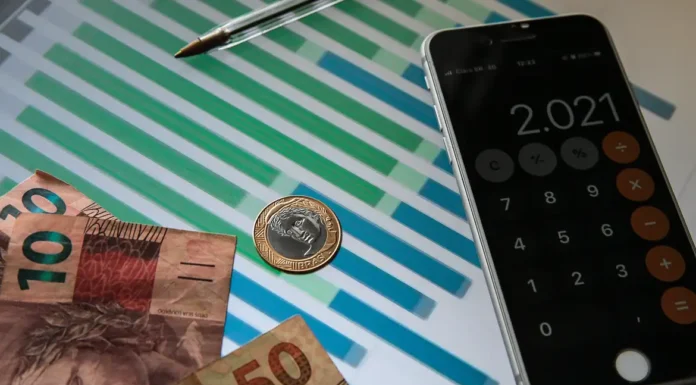 IPCA vai a 0,33% em dezembro e fecha 2025 em 4,26%, abaixo da meta