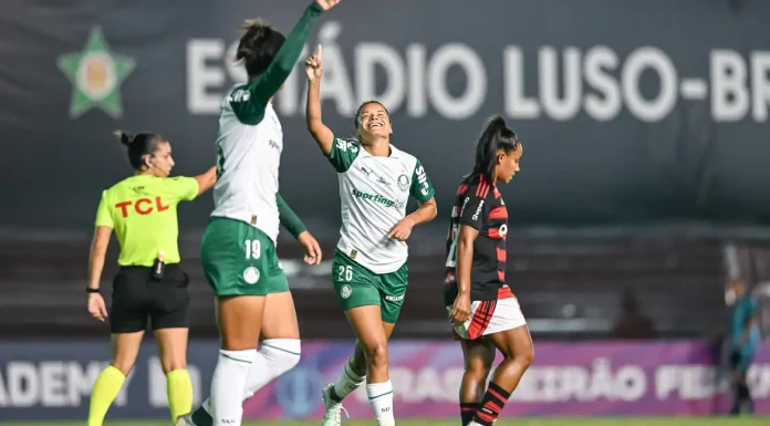 Palmeiras goleia Flamengo para liderar o Brasileirão feminino