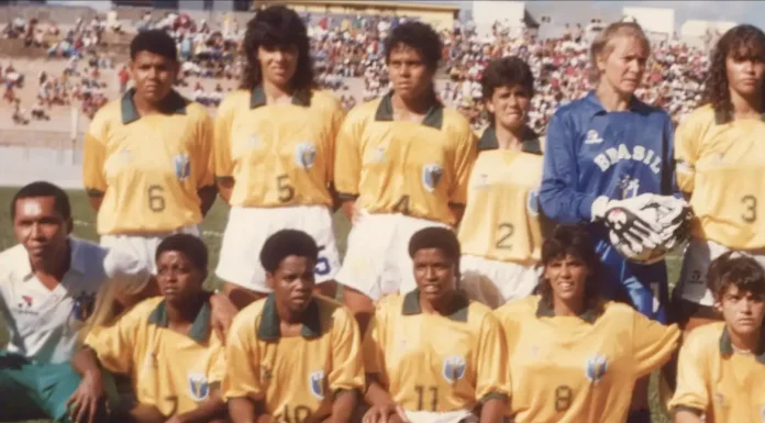 Primeira seleção feminina de futebol do Brasil é tema de documentário