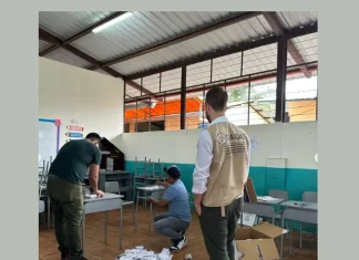 Observadores internacionais descartam fraude em eleição no Equador