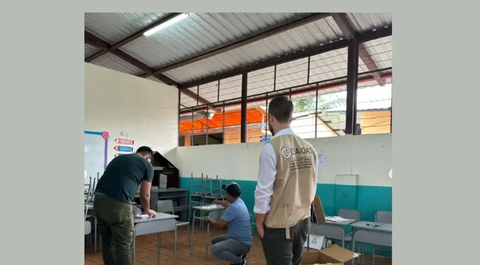 Observadores internacionais descartam fraude em eleição no Equador