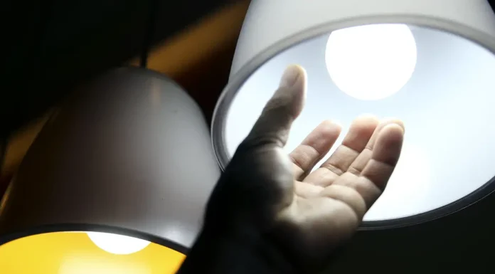 Gratuidade em conta de luz para baixa renda vai à sanção presidencial