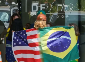 Bolsonaro passa mal e é levado para hospital em Brasília