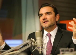 Celso Sabino confirma a Lula que deixará Ministério do Turismo