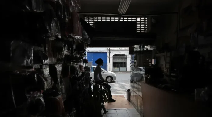 Vendavais, quedas de árvores e desabamentos deixam 8 feridos em SP