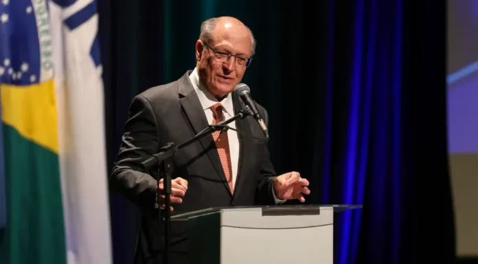 “Boa química” entre presidentes vai ajudar no tarifaço, diz Alckmin