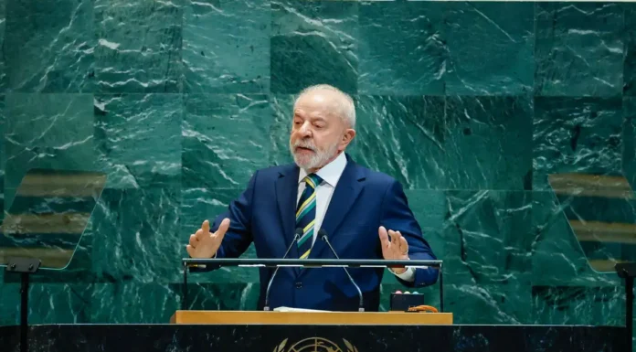 Democracia é o que está em jogo para a humanidade, alerta Lula nos EUA
