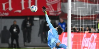Rossi brilha nos pênaltis e garante classificação do Flamengo