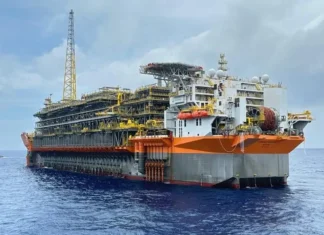 Petrobras descobre óleo de qualidade na Bacia de Santos