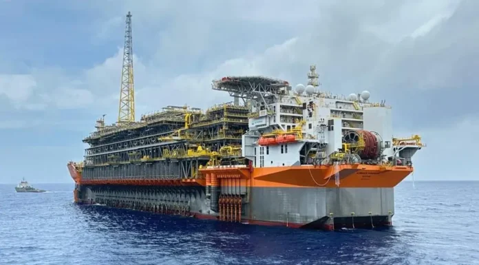 Petrobras descobre óleo de qualidade na Bacia de Santos