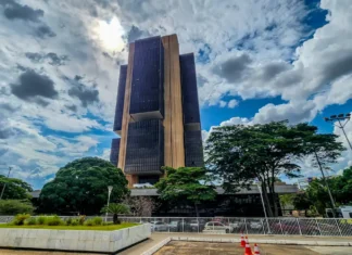 Copom eleva juros básicos da economia para 14,75% ao ano