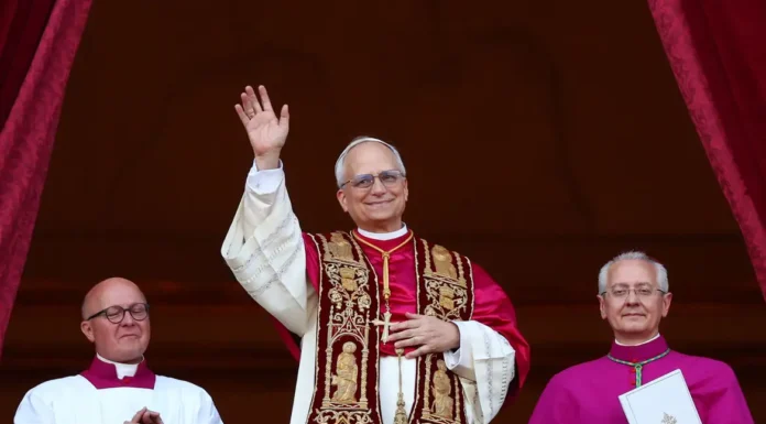 Robert Francis Prevost é eleito papa e se chamará Leão XIV