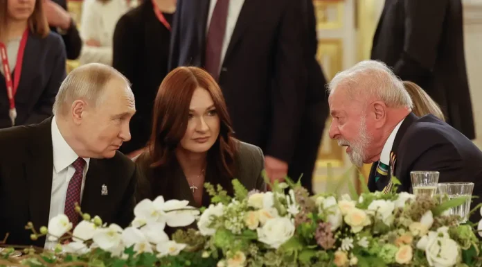 Na Rússia, Lula celebra 80 anos da vitória contra o nazismo