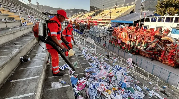 Mais de 67 toneladas de resíduos são recolhidas após desfiles no Rio