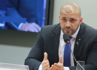 Moraes determina execução da condenação de Daniel Silveira