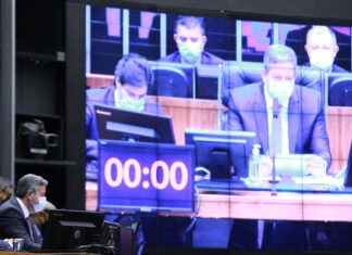 Câmara recoloca quarentena no novo Código Eleitoral