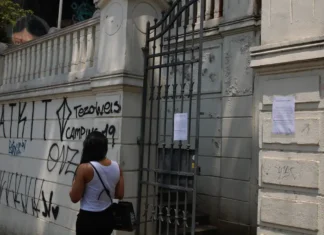 Tarcísio autoriza privatização de serviços não pedagógicos em escolas