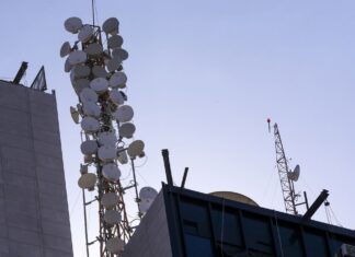 SP: prefeitura faz acordo para instalar antena de celular na periferia