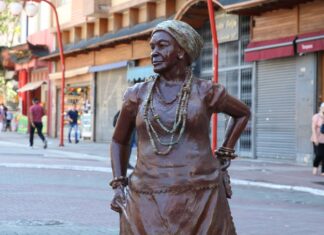 São Paulo ganha estátua da sambista Madrinha Eunice