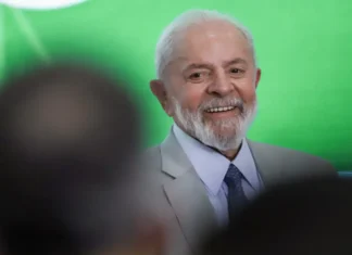 Lula avalia vetar taxação federal de compras internacionais até US$ 50