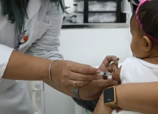 Sem gotinha: entenda como fica novo esquema vacinal contra a pólio