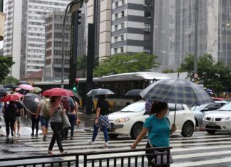 Casos de síndrome respiratória grave tendem a crescer em 23 estados