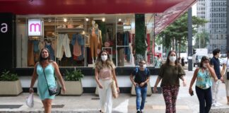 Brasil registra 6,2 mil novos casos e 122 óbitos por covid-19