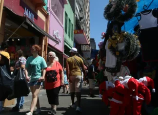 Mais de 40% dos consumidores pretendem ir às compras para o Natal