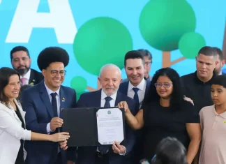 Lula lança programa de urbanização de favelas Periferia Viva
