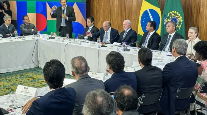 Lula entrega projeto de isenção de IR para quem ganha até R$ 5 mil